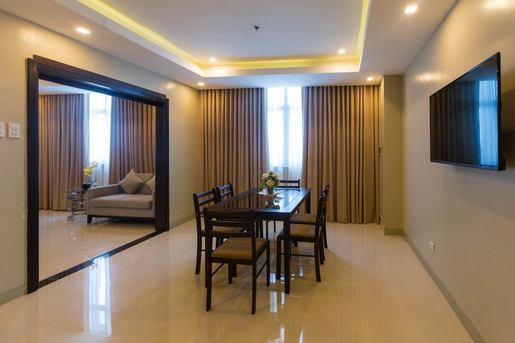 Iloilo Gateway Hotel And Suites Pavia Exterior photo